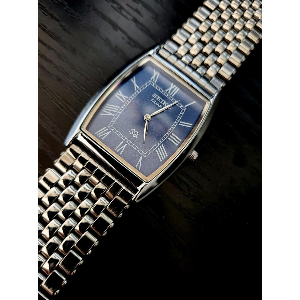 RARE - Mint Condition Seiko Vintage Slim SQ Barrel Tank‎ Wrist Watch